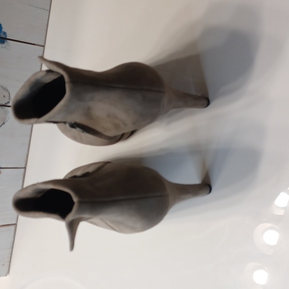 Paul Green NEW  Suave Gray Suede Boot Size UK 6/ US 8.5 - Picture 9 of 16